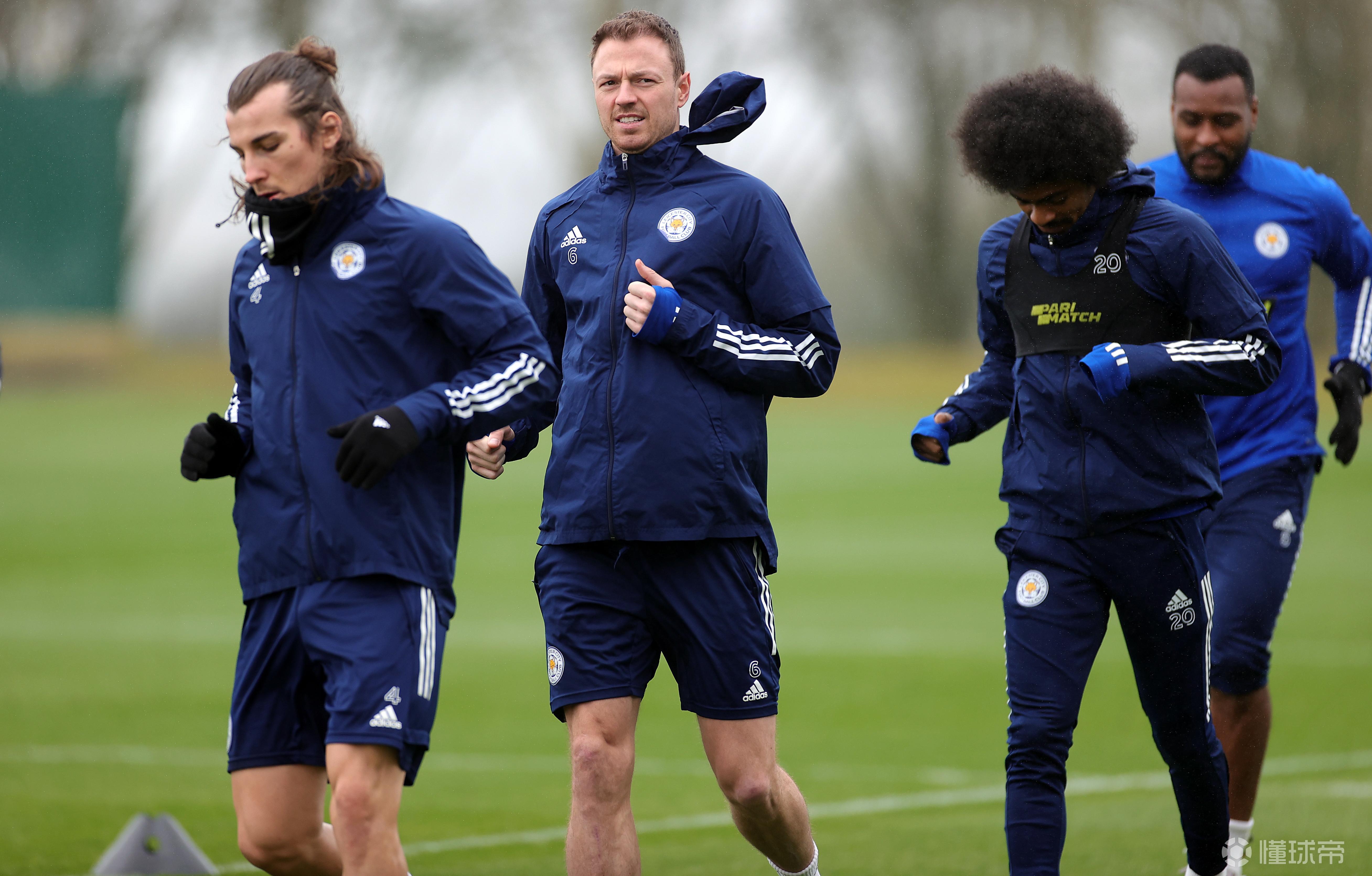 清晨体能课后，洛杉矶湖人伤情更新备战足总杯，话题不断，更衣室氛围转暖的简单介绍