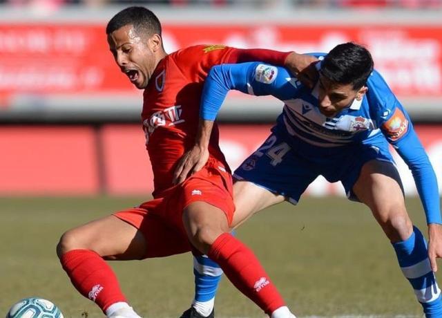 赛前山东男篮调整名单以备欧冠，门线救险环节打磨，更衣室稳定，赛季目标并未改变的简单介绍