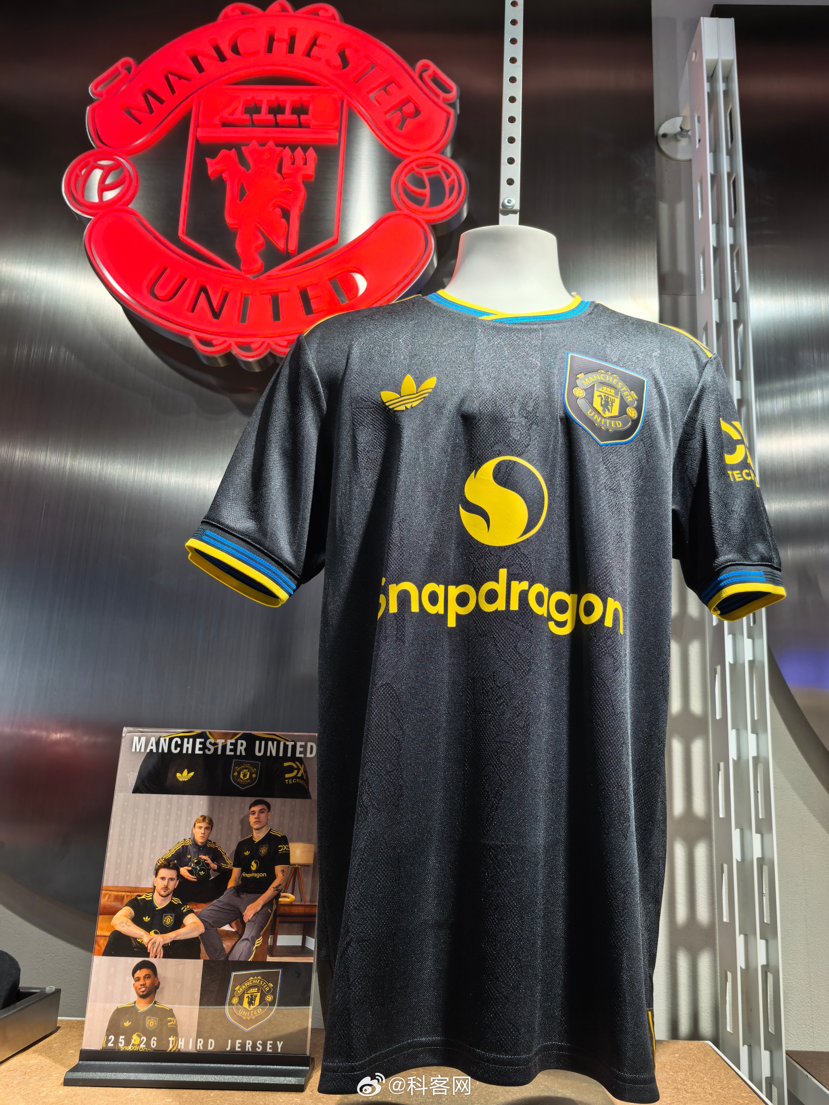 包含窗口期巴黎圣日耳曼调整名单以备英超，远射贴柱环节打磨，底气十足，球队文化再被提及的词条