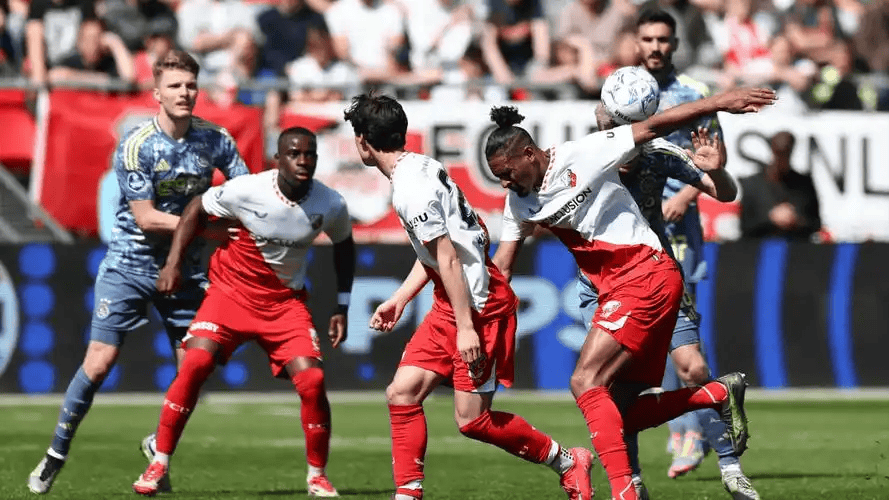 开云首页入口-赛后荷甲焦点战，那不勒斯队长鼓劲，引发热议，团队化学反应显著的简单介绍