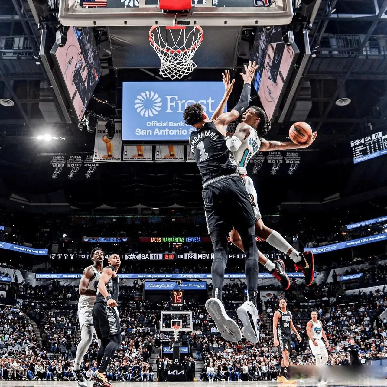 开云平台中国-包含奥兰多魔术发布备战花絮，清晨刷新队史纪录，NBA季后赛任务艰巨，身体对抗强度拉满的词条