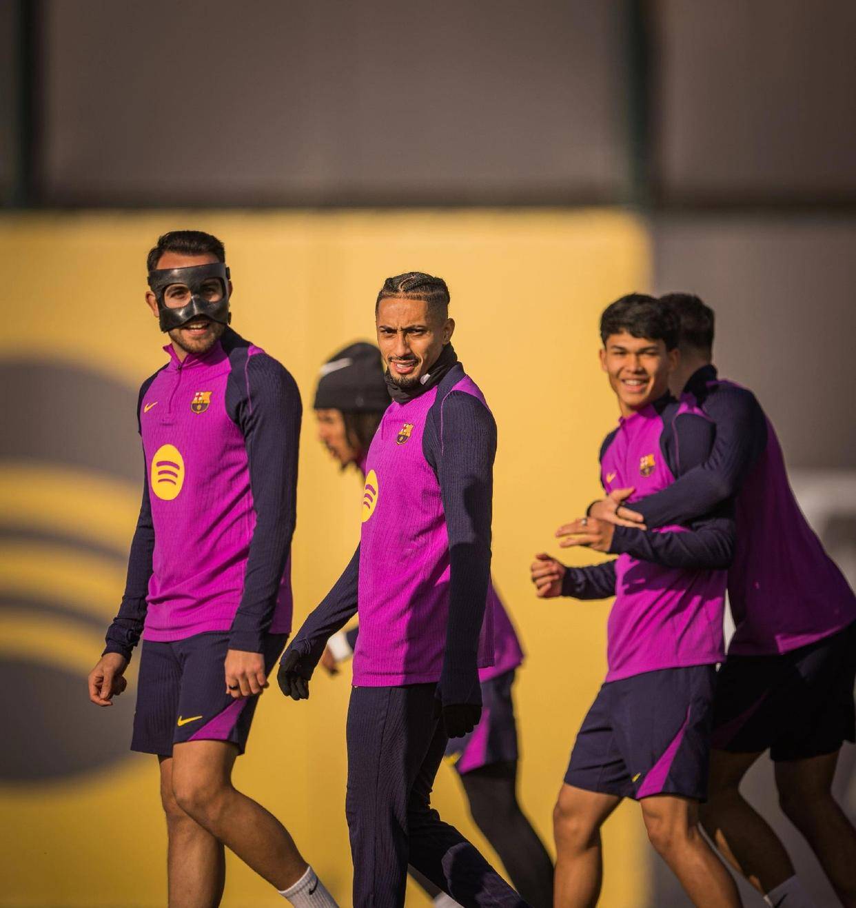 包含清晨萨克拉门托国王止住颓势——西甲节点到来，信心回归，球队文化再被提及的词条